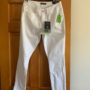 NWT Women's  WBB Royalty For Me Jeans Size 10